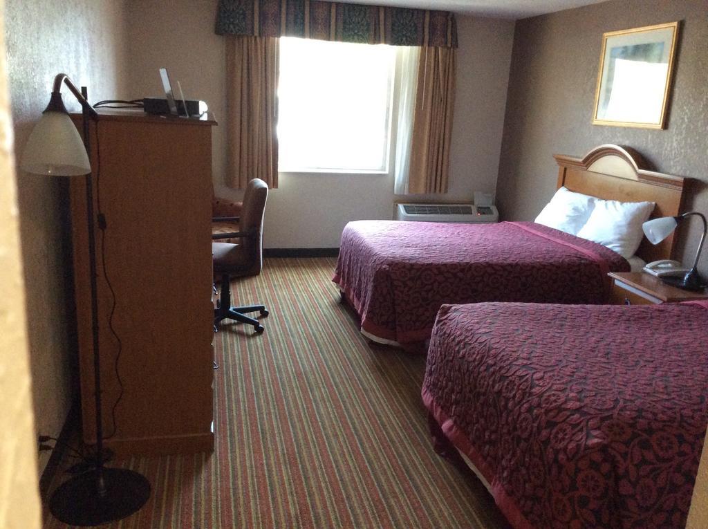 Days Inn By Wyndham Albion Eksteriør bilde