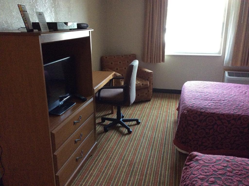 Days Inn By Wyndham Albion Eksteriør bilde