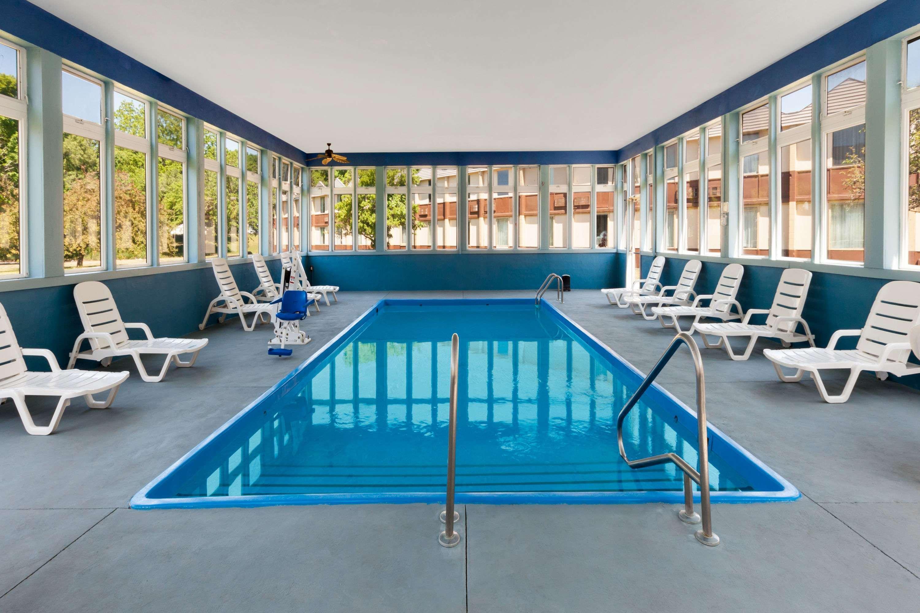 Days Inn By Wyndham Albion Eksteriør bilde